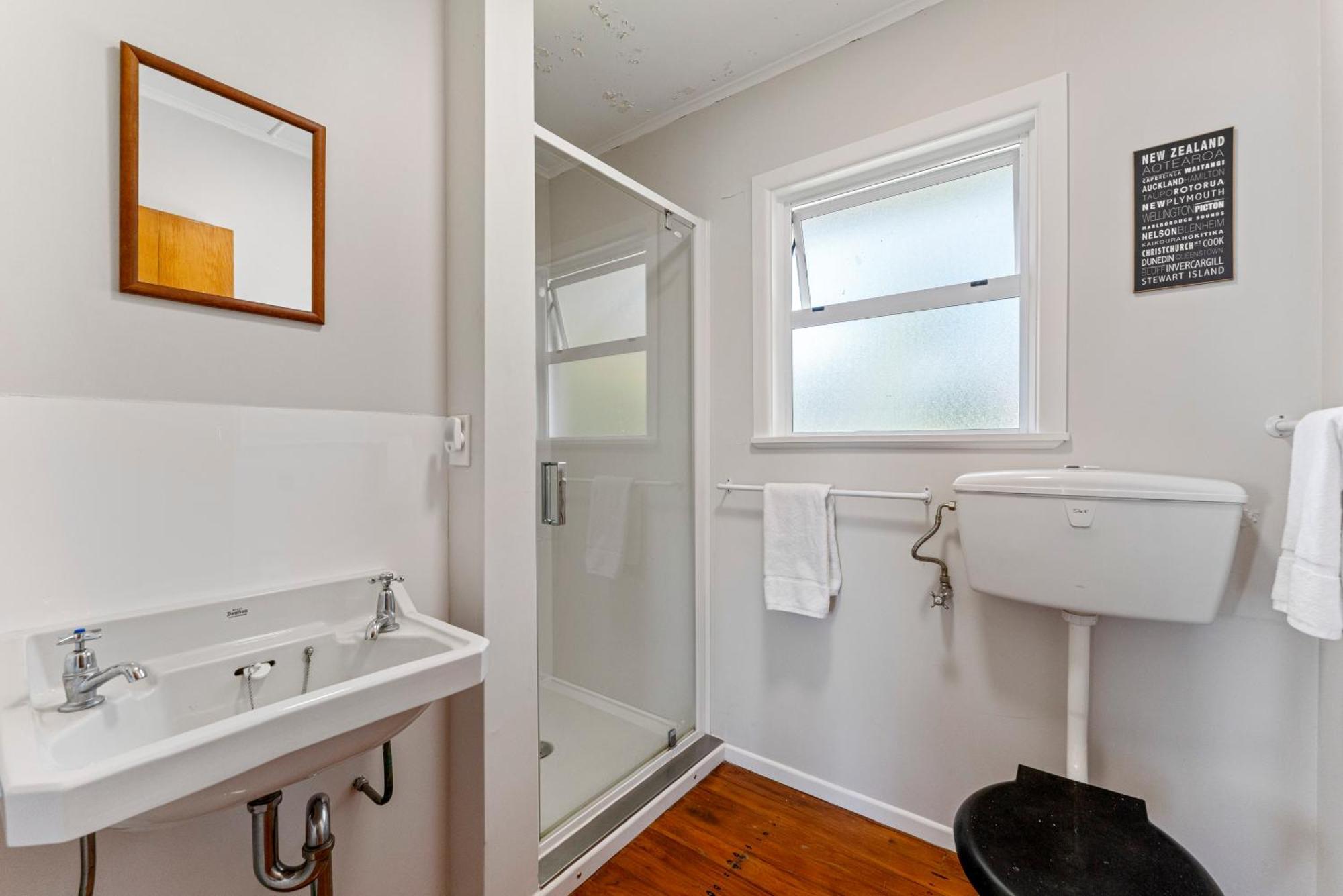 Lakeview Cottage - Rainbow Point Holiday Home Taupo Bagian luar foto