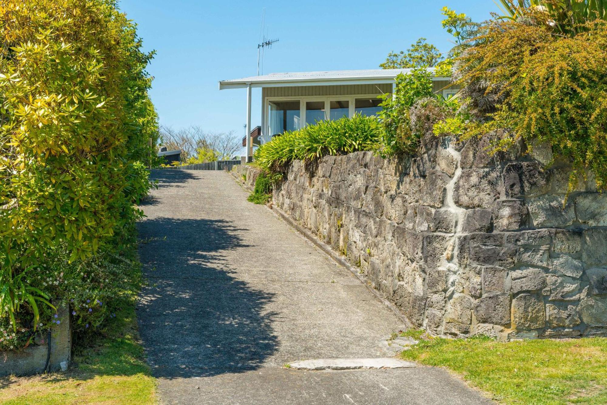 Lakeview Cottage - Rainbow Point Holiday Home Taupo Bagian luar foto